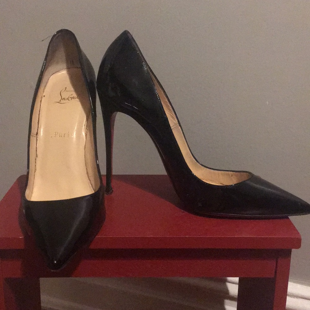 Black patent shoe